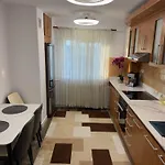 Apartman Away From - Zorilor