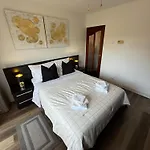 Apartman Away From - Zorilor