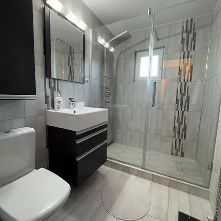 Apartment Away From - Zorilor