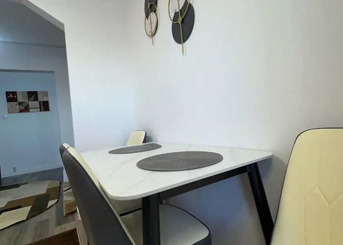 Away From - Zorilor * Kluž