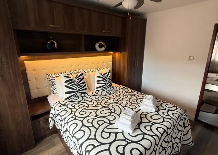 Away From - Zorilor Kluž